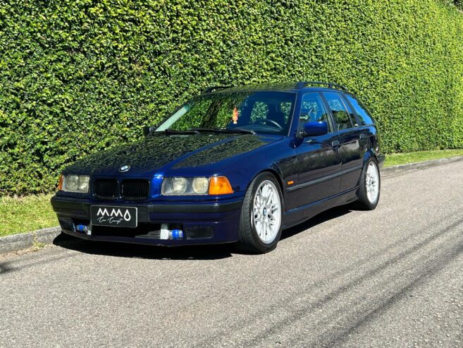 BMW 323i Touring Turbo