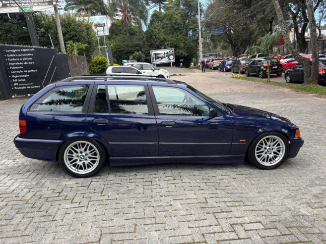 BMW 323i Touring Turbo