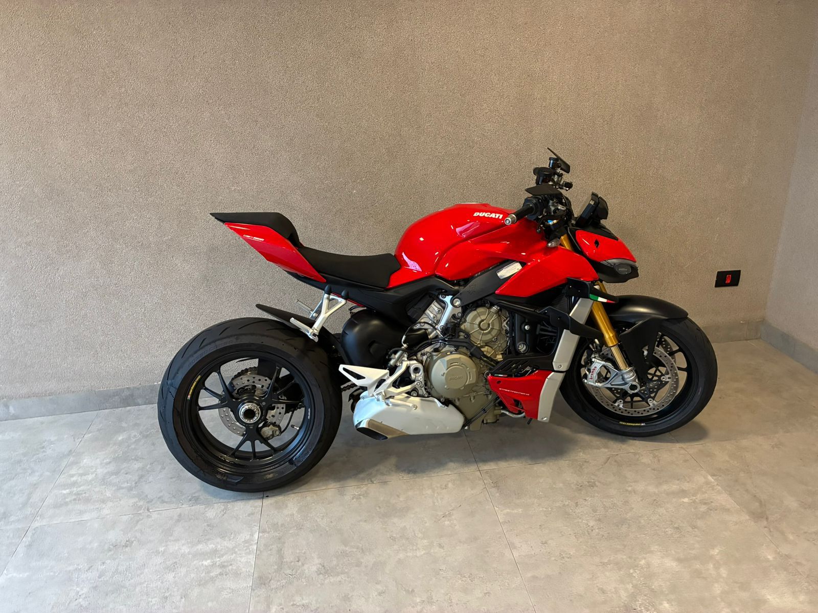 DUCATI STREETFIGHTER V4S