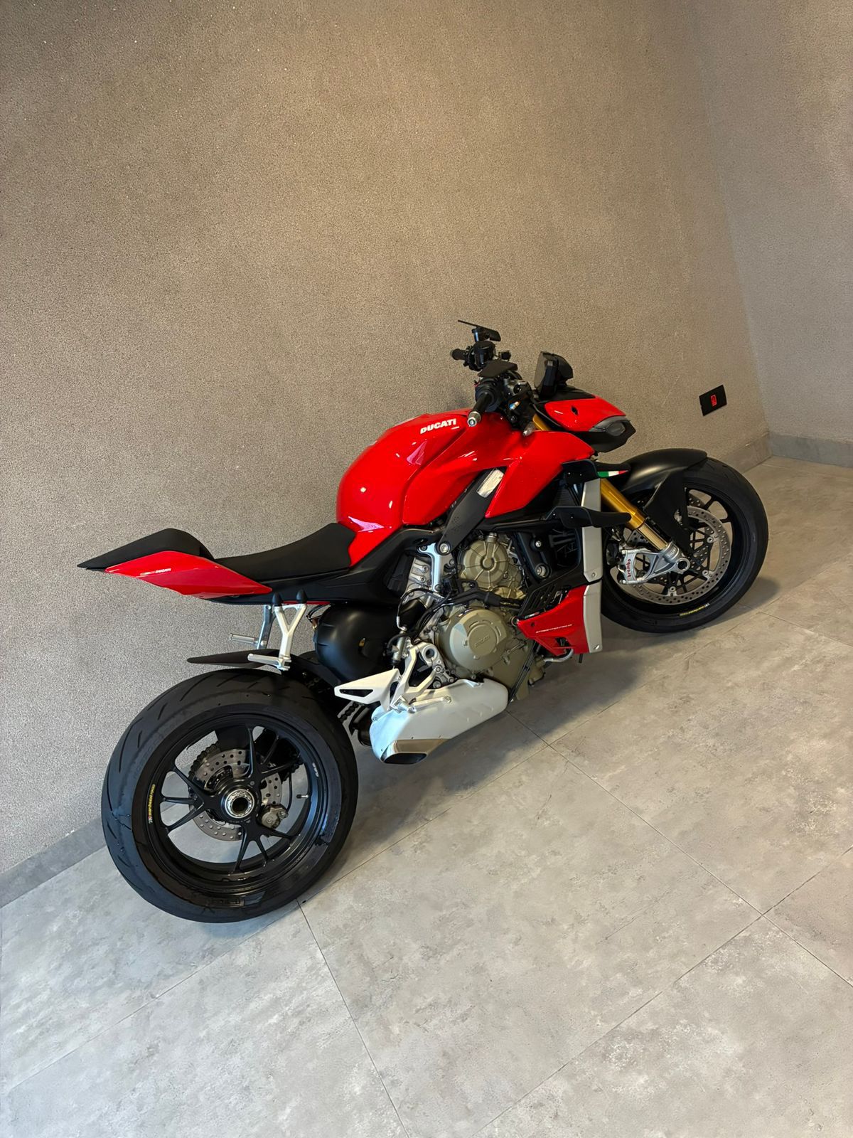 DUCATI STREETFIGHTER V4S