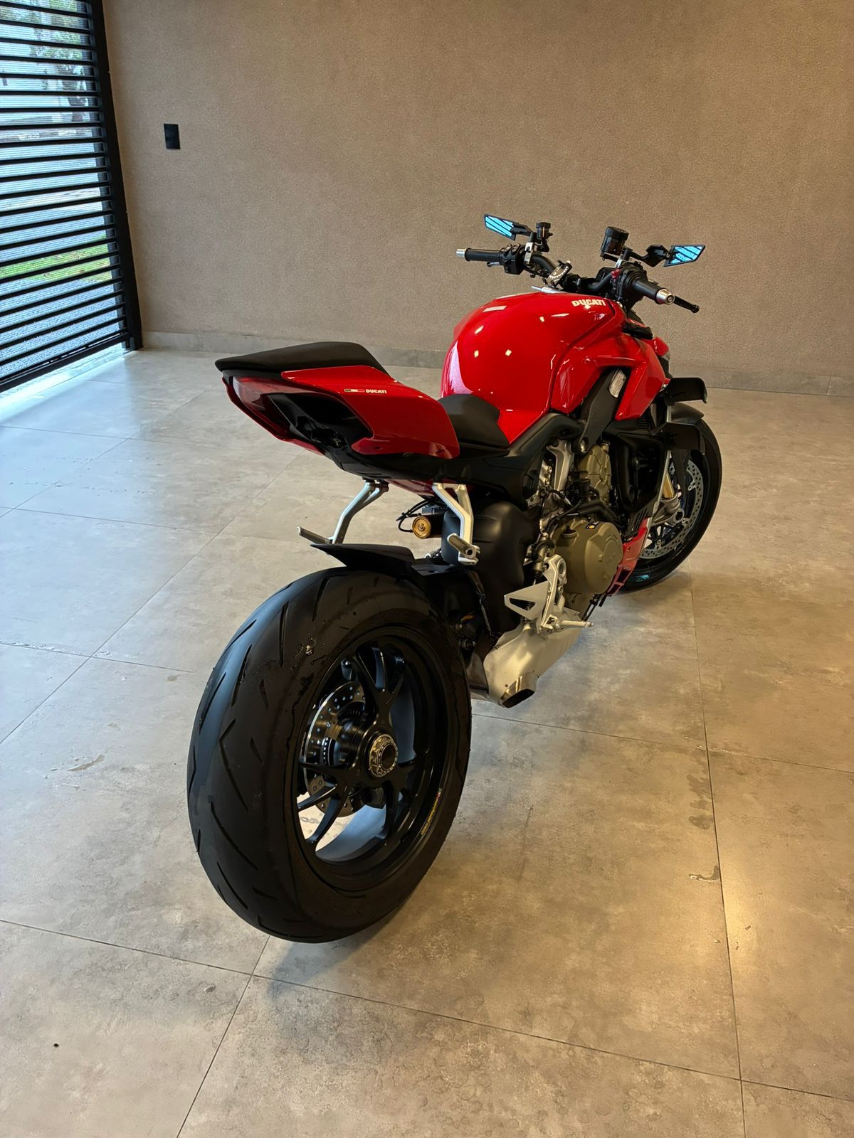 DUCATI STREETFIGHTER V4S